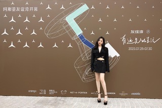 Jane Zhang feet photo 17