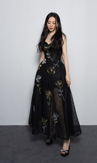 Jane Zhang feet photo 8
