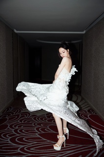 Jane Zhang feet photo 2