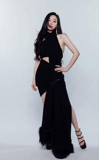Jane Zhang feet photo 1