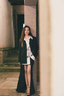Jane Zhang feet photo 3