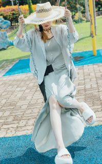 Jane Zhang feet photo 4