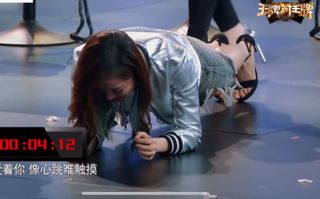 Jane Zhang feet photo 3