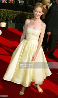 Janel Moloney feet photo 8