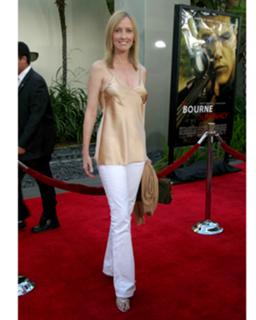 Janel Moloney feet photo 9