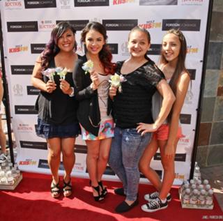 Janel Parrish feet photo thumbnail