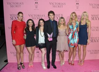 Janel Parrish feet photo thumbnail