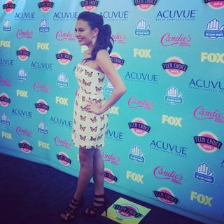 Janel Parrish feet photo thumbnail