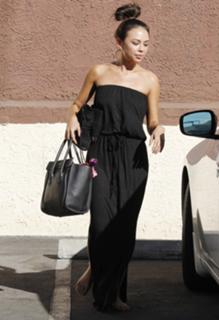 Janel Parrish feet photo thumbnail