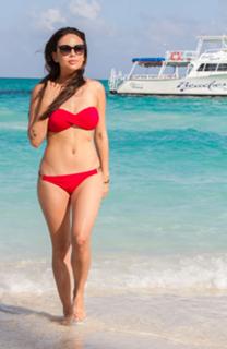 Janel Parrish feet photo thumbnail