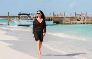 Janel Parrish feet photo thumbnail