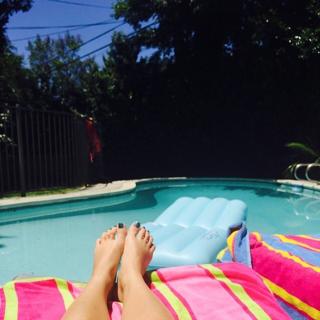 Janel Parrish feet photo thumbnail