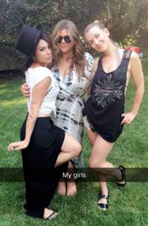 Janel Parrish feet photo thumbnail