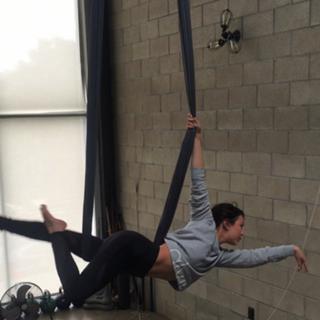 Janel Parrish feet photo thumbnail