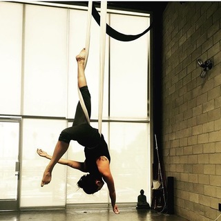 Janel Parrish feet photo thumbnail