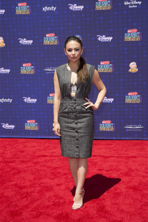 Janel Parrish feet photo thumbnail