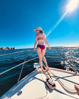 Janel Parrish feet photo thumbnail