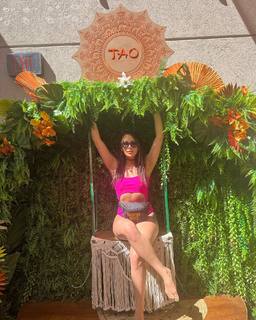 Janel Parrish feet photo thumbnail