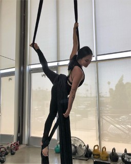 Janel Parrish feet photo thumbnail