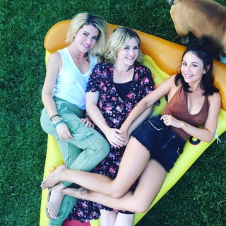 Janel Parrish feet photo thumbnail