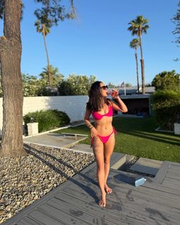 Janel Parrish feet photo thumbnail