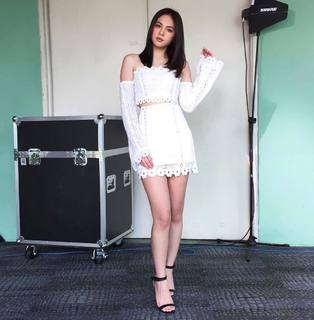 Janella Salvador feet photo 17