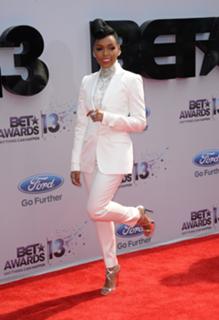 Janelle Monáe feet photo thumbnail