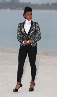 Janelle Monáe feet photo thumbnail