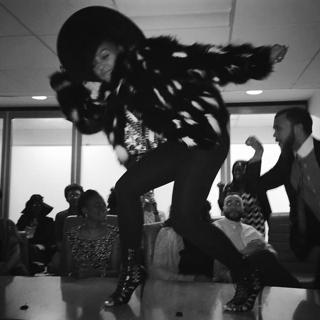 Janelle Monáe feet photo thumbnail