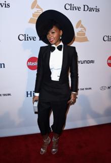 Janelle Monáe feet photo thumbnail