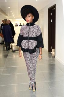 Janelle Monáe feet photo thumbnail