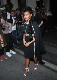 Janelle Monáe feet photo thumbnail