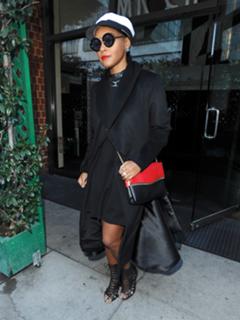 Janelle Monáe feet photo thumbnail
