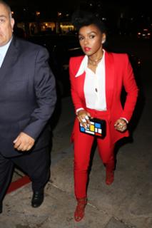 Janelle Monáe feet photo thumbnail