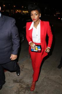 Janelle Monáe feet photo thumbnail