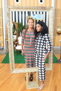 Janelle Monáe feet photo thumbnail
