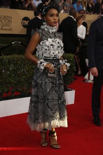 Janelle Monáe feet photo thumbnail