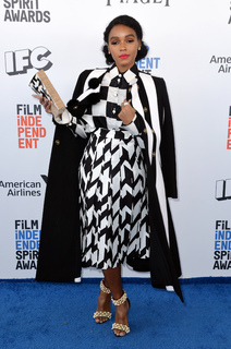 Janelle Monáe feet photo thumbnail