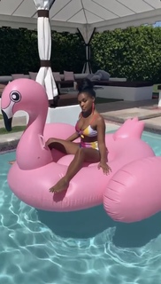 Janelle Monáe feet photo thumbnail