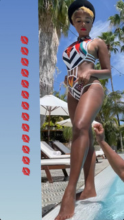 Janelle Monáe feet photo thumbnail