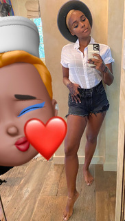 Janelle Monáe feet photo thumbnail