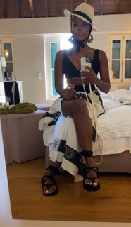 Janelle Monáe feet photo thumbnail