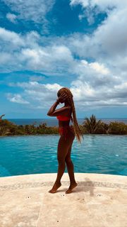 Janelle Monáe feet photo thumbnail
