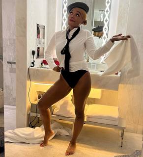 Janelle Monáe feet photo thumbnail