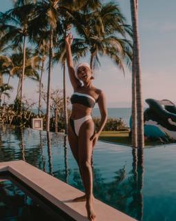 Janelle Monáe feet photo thumbnail