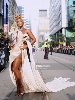 Janelle Monáe feet photo thumbnail