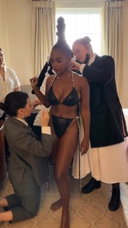 Janelle Monáe feet photo thumbnail