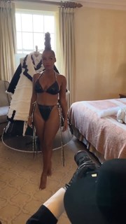 Janelle Monáe feet photo thumbnail
