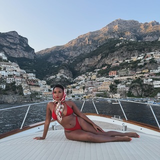 Janelle Monáe feet photo thumbnail