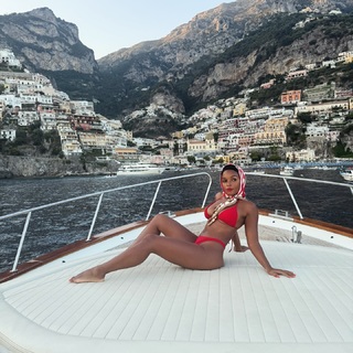 Janelle Monáe feet photo thumbnail
